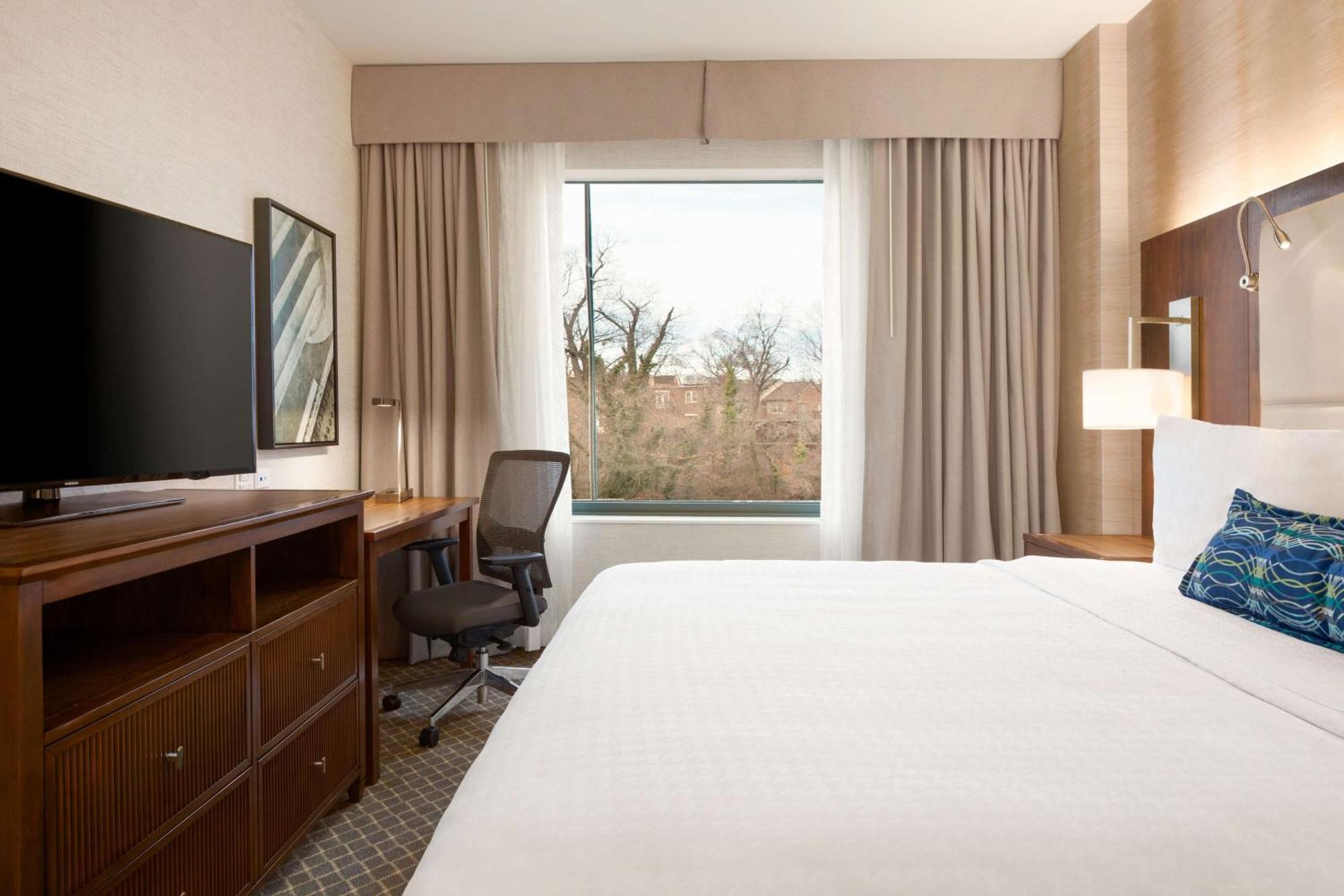Homewood Suites By Hilton Arlington Rosslyn Key Bridge Exterior photo